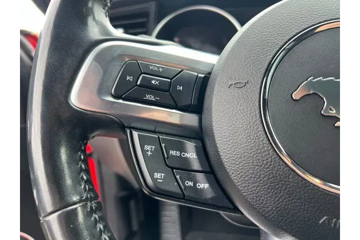 $22650 : Ford Mustang 2021 EcoBoost 2 image 9