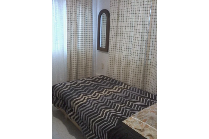 $3300 : recamara amueblada individual image 2