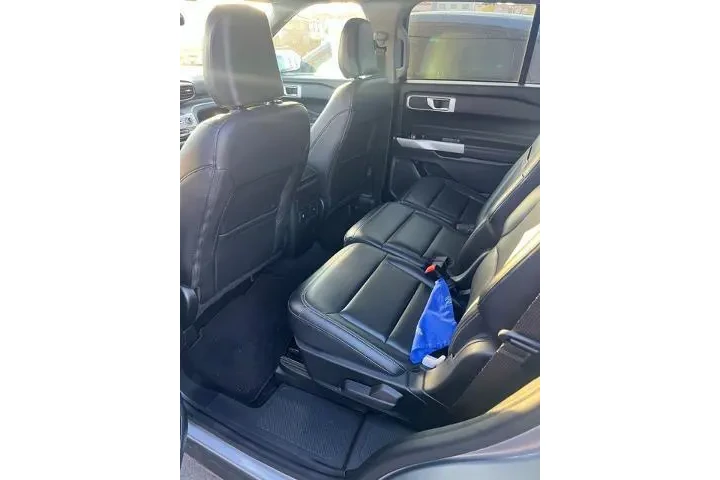 $33988 : Ford Explorer 2024 AWD XLT 4 image 5