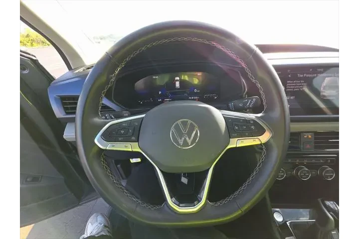 $20000 : Volkswagen Taos 2024 SE 4dr image 10