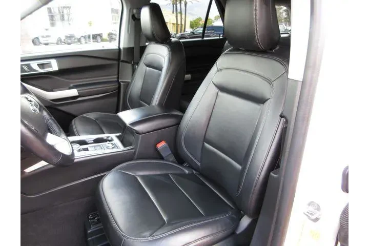 $28982 : Ford Explorer 2023 AWD XLT 4 image 4