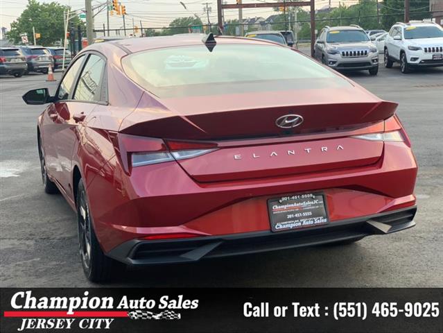 Used 2021 Elantra SEL IVT for image 10