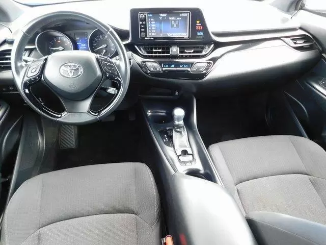 $11000 : 2018 TOYOTA C-HR XLE image 6