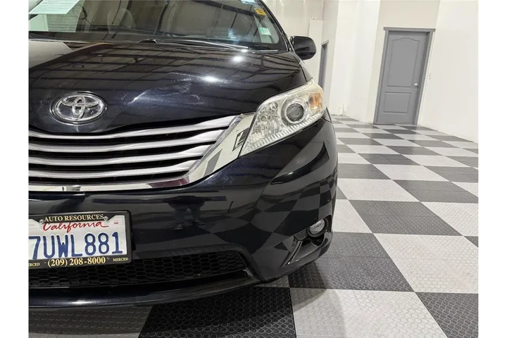 $19549 : Sienna 2017 image 9