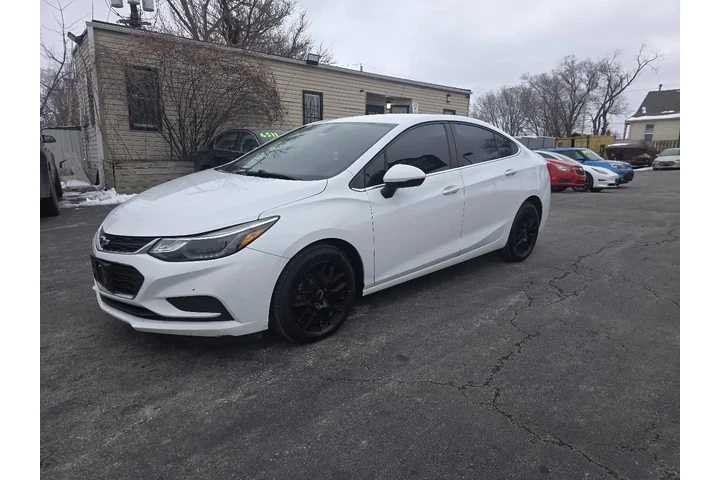 $6900 : 2017 Cruze LT Auto image 3