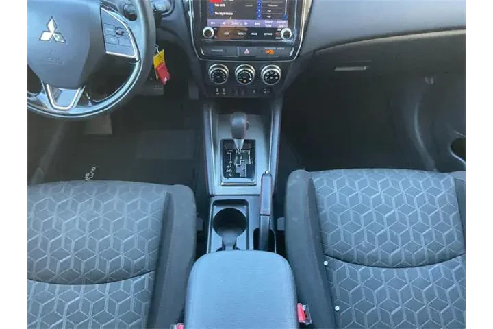 $19000 : Mitsubishi Outlander Sport 2 image 10