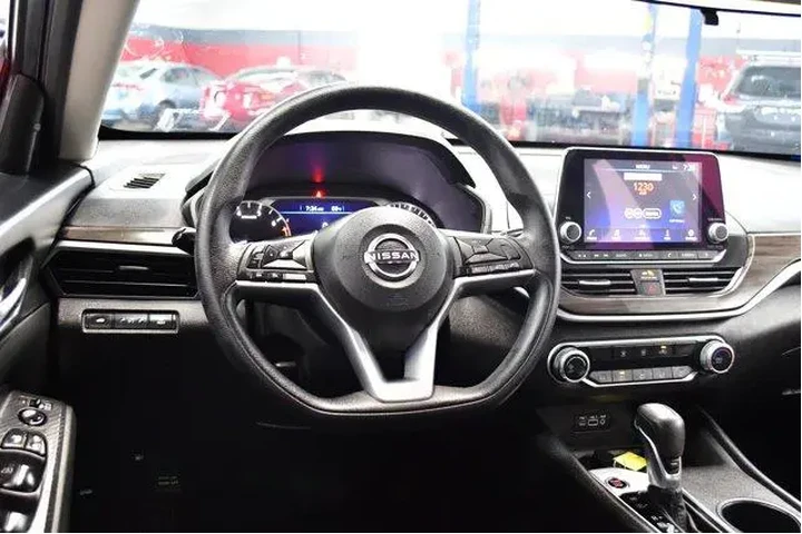 $19994 : Nissan Altima 2025 2.5 SV 4d image 8