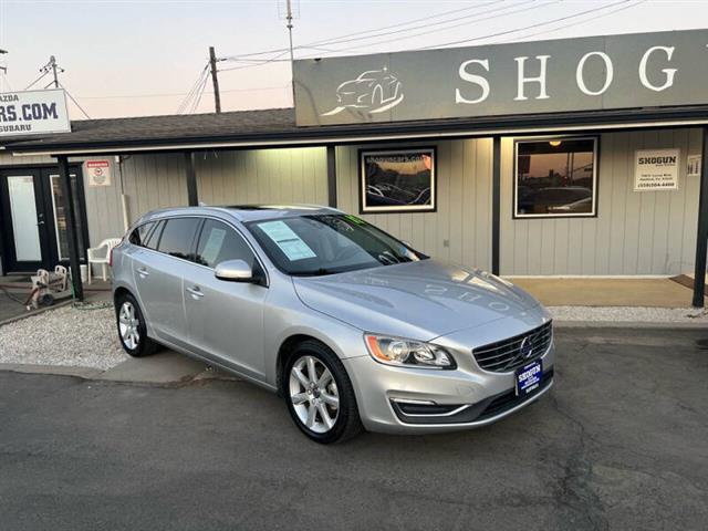 $12295 : 2017 V60 T5 Premier image 2