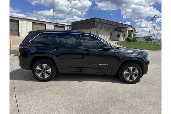 $29900 : 2022 Grand Cherokee 4xe image 7