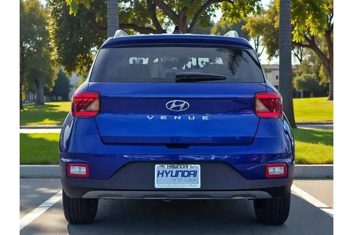 $17895 : Hyundai VENUE 2022 Limited 4 image 6