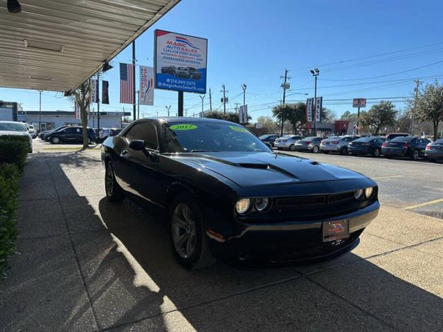 $12900 : 2017 Challenger SXT image 3