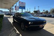 $12900 : 2017 Challenger SXT thumbnail