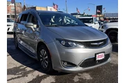 $24295 : Chrysler Pacifica 2020 Touri thumbnail