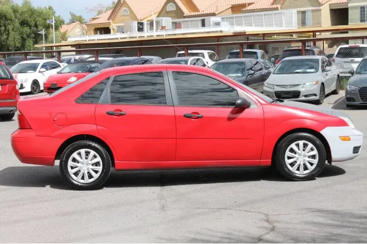 $2995 : 2005 Focus ZX4 SE image 9