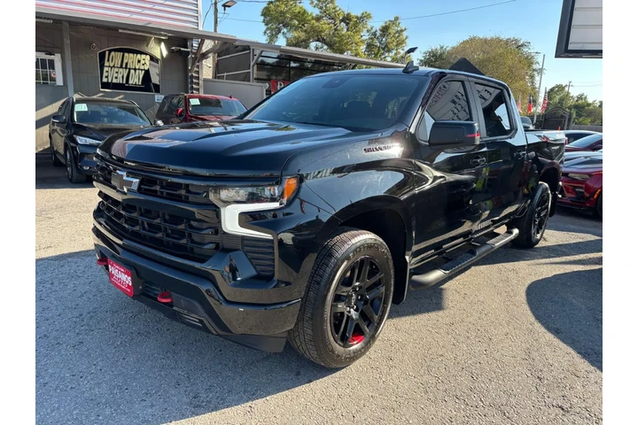 2022 Silverado 1500 RST image 1