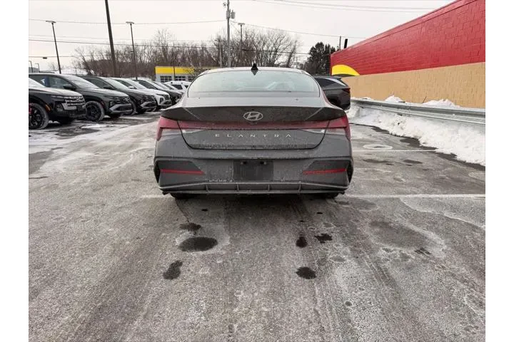 $17500 : Hyundai ELANTRA 2024 SEL 4dr image 5
