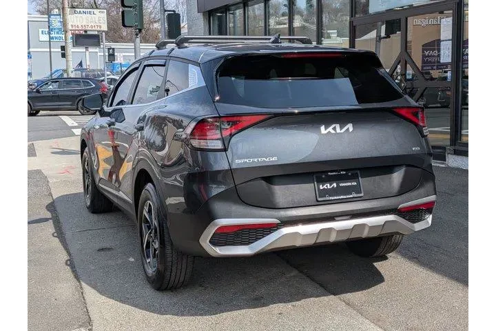 $22895 : Kia Sportage 2024 AWD LX 4dr image 9