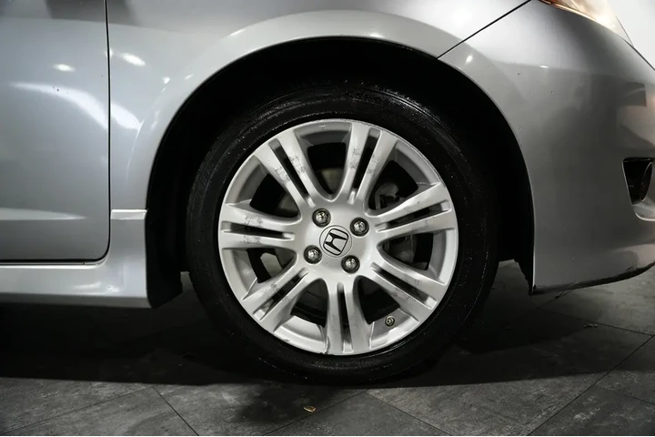 $9872 : 2010 Fit Sport image 5