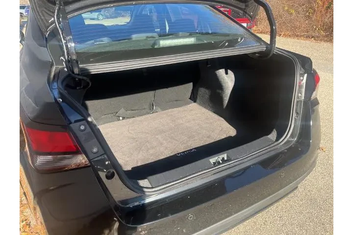 $16625 : Nissan Versa 2024 SV 4dr Sed image 10