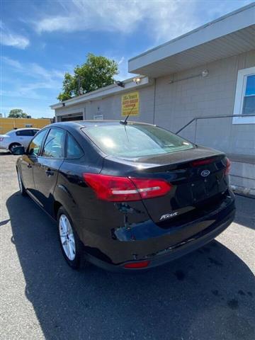 $7995 : 2016 Focus SE image 9