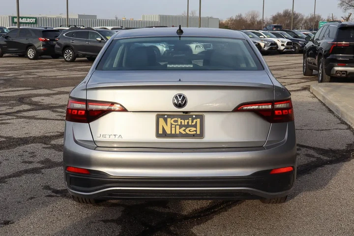 $16888 : 2024 Jetta S Auto image 5