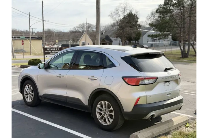 $5999 : 2020 Escape SE image 3