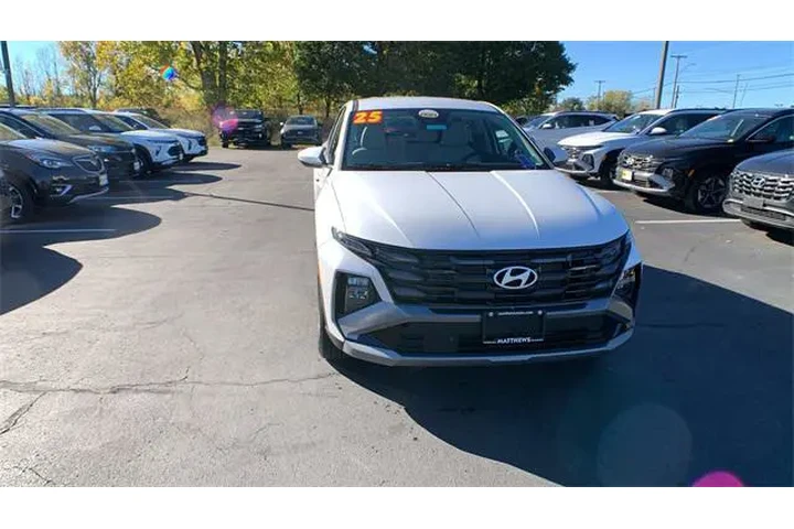 $25490 : Hyundai TUCSON 2025 AWD SE 4 image 8