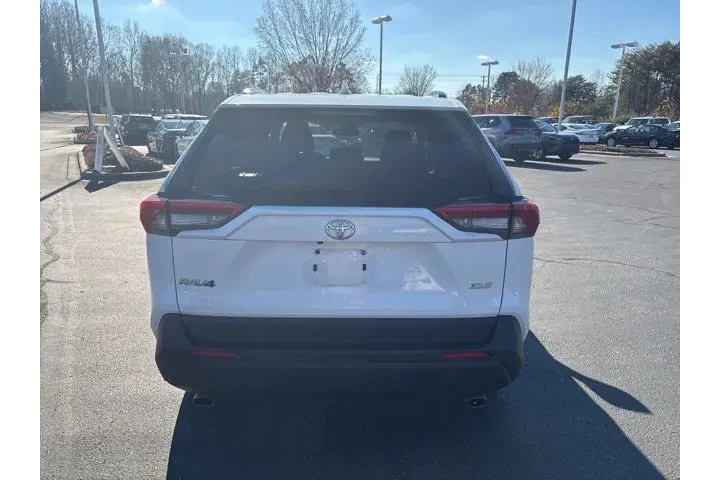 $26393 : Toyota RAV4 2024 XLE 4dr SUV image 6