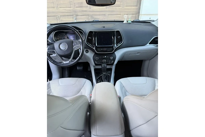 $9000 : 2019 Jeep Cherokee LTD image 8