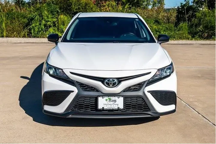 $20647 : Toyota Camry 2021 SE Nightsh image 2