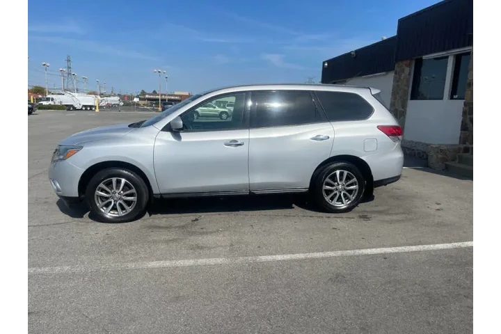$7450 : 2013 Pathfinder S image 3