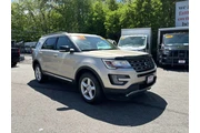 2017 Explorer XLT en Elizabeth