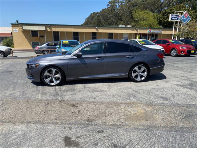 $22999 : 2018 Accord Touring image 2