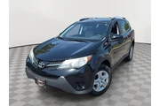 2015 RAV4 LE en Madison