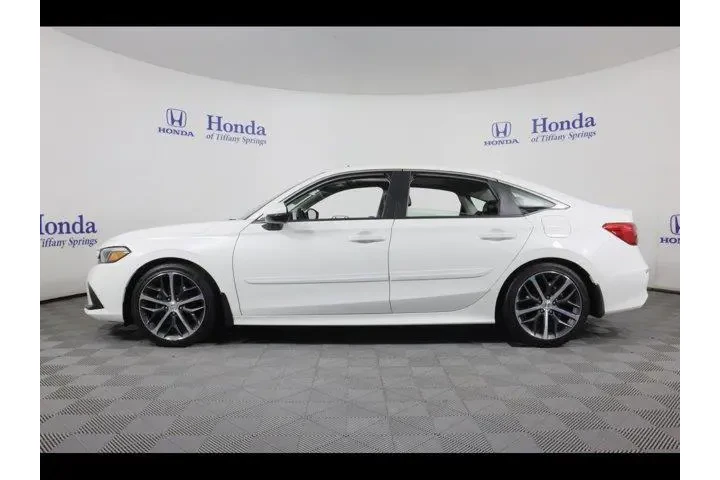 $29475 : Honda Civic 2024 Touring 4dr image 4