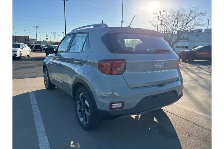$23999 : Hyundai VENUE 2025 Limited 4 image 3