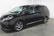 2013 TOYOTA sienna SE en Los Angeles