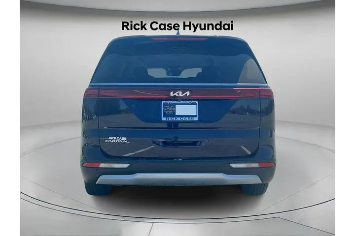 $24991 : Kia Carnival 2023 LX 4dr Min image 5