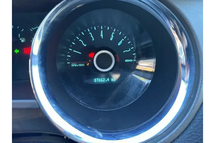 $13680 : Ford Mustang 2014 V6 2dr Con image 7