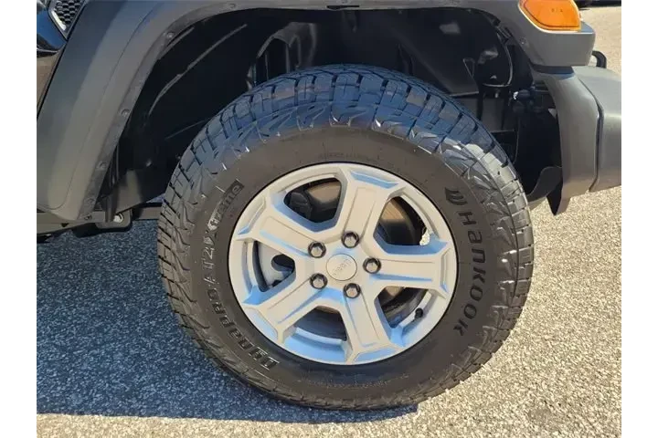 $16885 : Jeep Wrangler Unlimited 2019 image 10