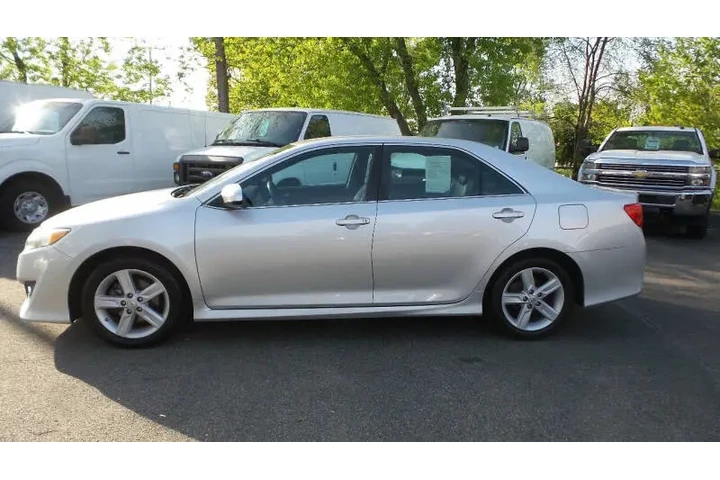 $10500 : 2014 Camry SE Sport image 5