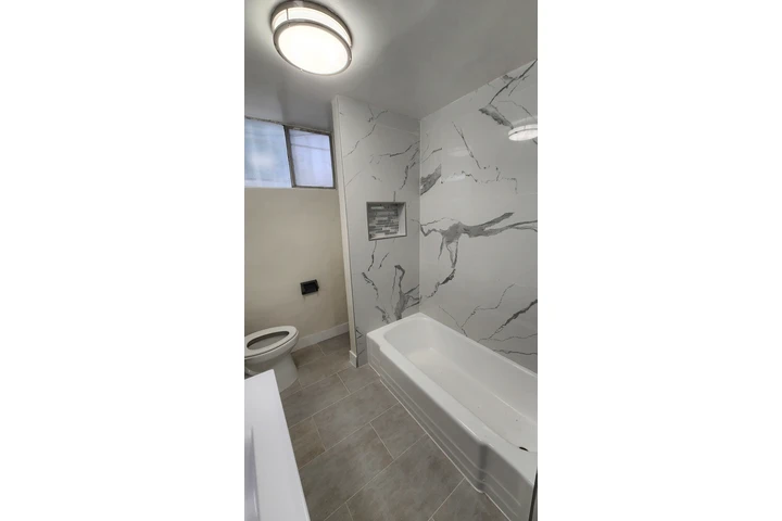 $2990 : 3-BEDROOM APARTMENT FOR RENT image 3