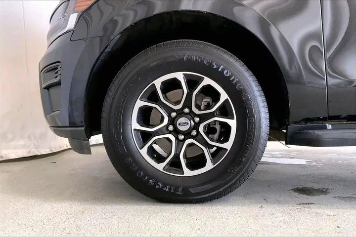 $38991 : Ford Expedition 2022 4x2 XLT image 6