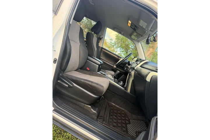 $22500 : Toyota 4runner 4x4 image 4