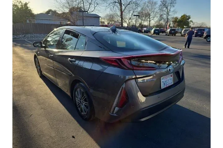 $17995 : Toyota Prius Prime 2017 Adva image 5