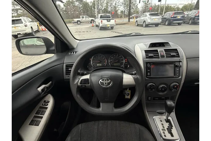 2013 Corolla S image 9