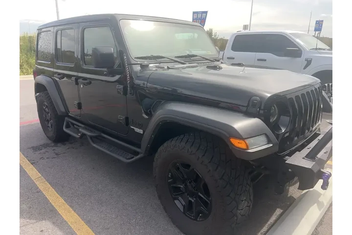 $26976 : Jeep Wrangler Unlimited 2021 image 5