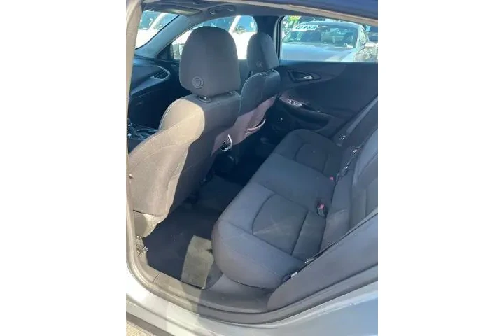 $23988 : Chevrolet Malibu 2023 LT 4dr image 9