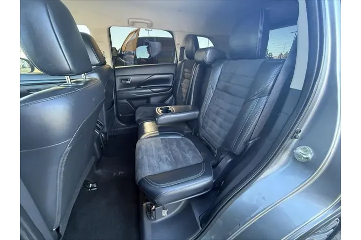 $14965 : Mitsubishi Outlander 2020 AW image 3