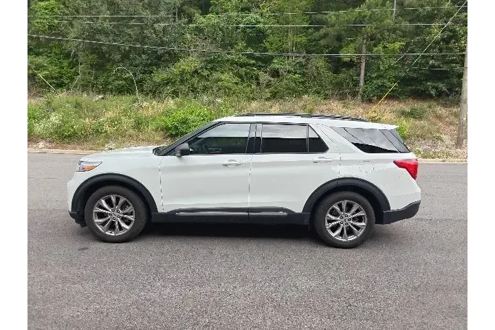 $29990 : Ford Explorer 2023 XLT 4dr S image 5